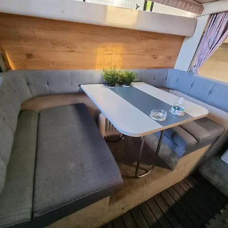 Ботель Experiencia En El Mar T *